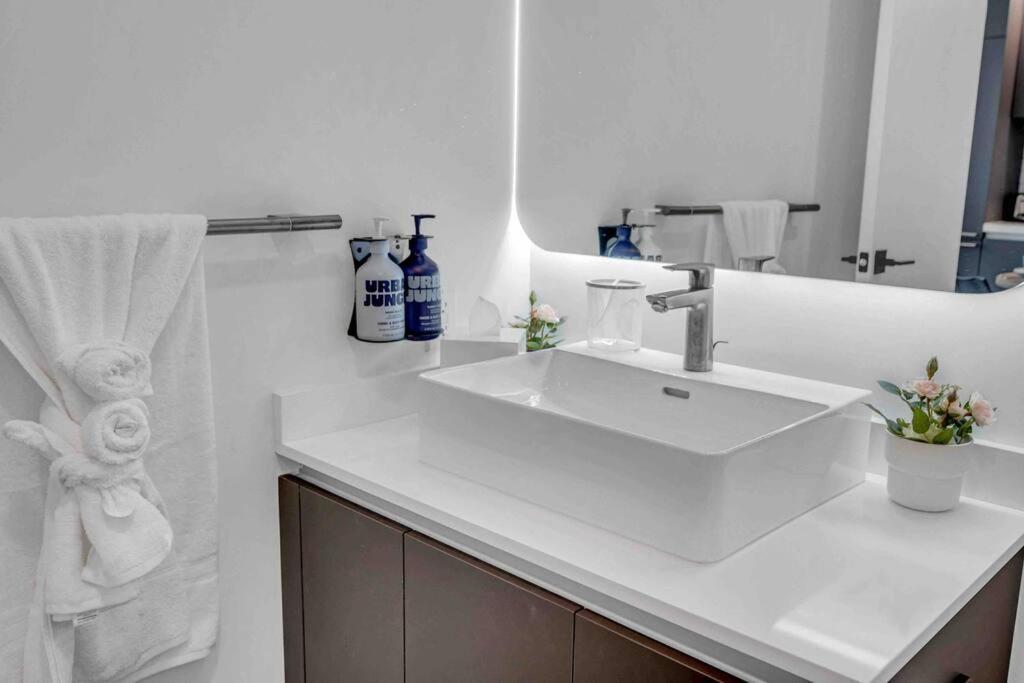 Ferienwohnung Breathtaking 1Br In The Heart Miami Exterior foto