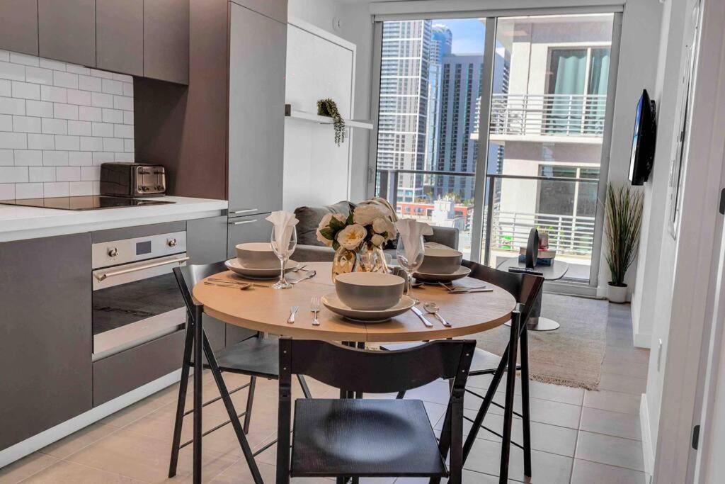 Ferienwohnung Breathtaking 1Br In The Heart Miami Exterior foto